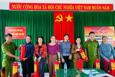 HỘI NGHỊ TẬP HUẤN KỸ NĂNG PHÒNG CHÁY, CHỮA CHÁY CHO CBQL,GV,NV VÀ NHÂN RỘNG MÔ HÌNH “NHÀ TÔI CÓ BÌNH CHỮA CHÁY”